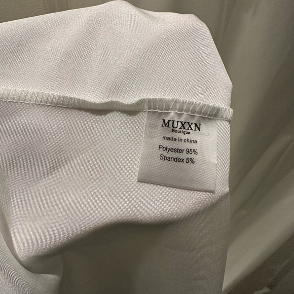 Muxxn Boutique Vintage Mermaid Gown - Picture 5 of 7